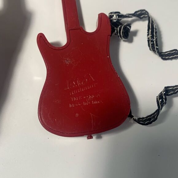 Bratz Yasmin Rock Angelz with guitar - Picture 7 of 9